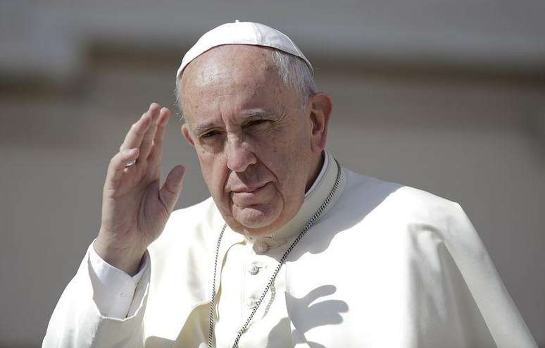 Papa Francisco durante discurso na Praça de São Pedro, no Vaticano.  17/06/2015