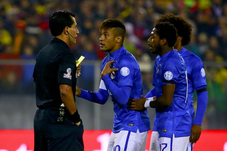 Neymar foi suspenso após confusão durante a Copa América