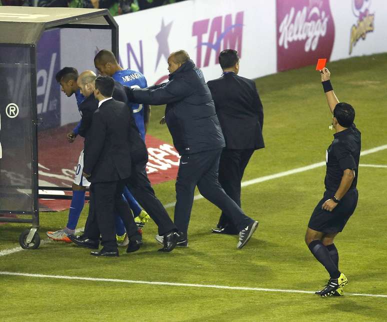 Neymar foi expulso após o apito final