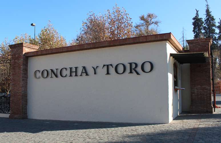 Porta de entrada da Concha y Toro: Avenida Virginia Subercaseaux 210, Pirque, Santiago, Região Metropolitana