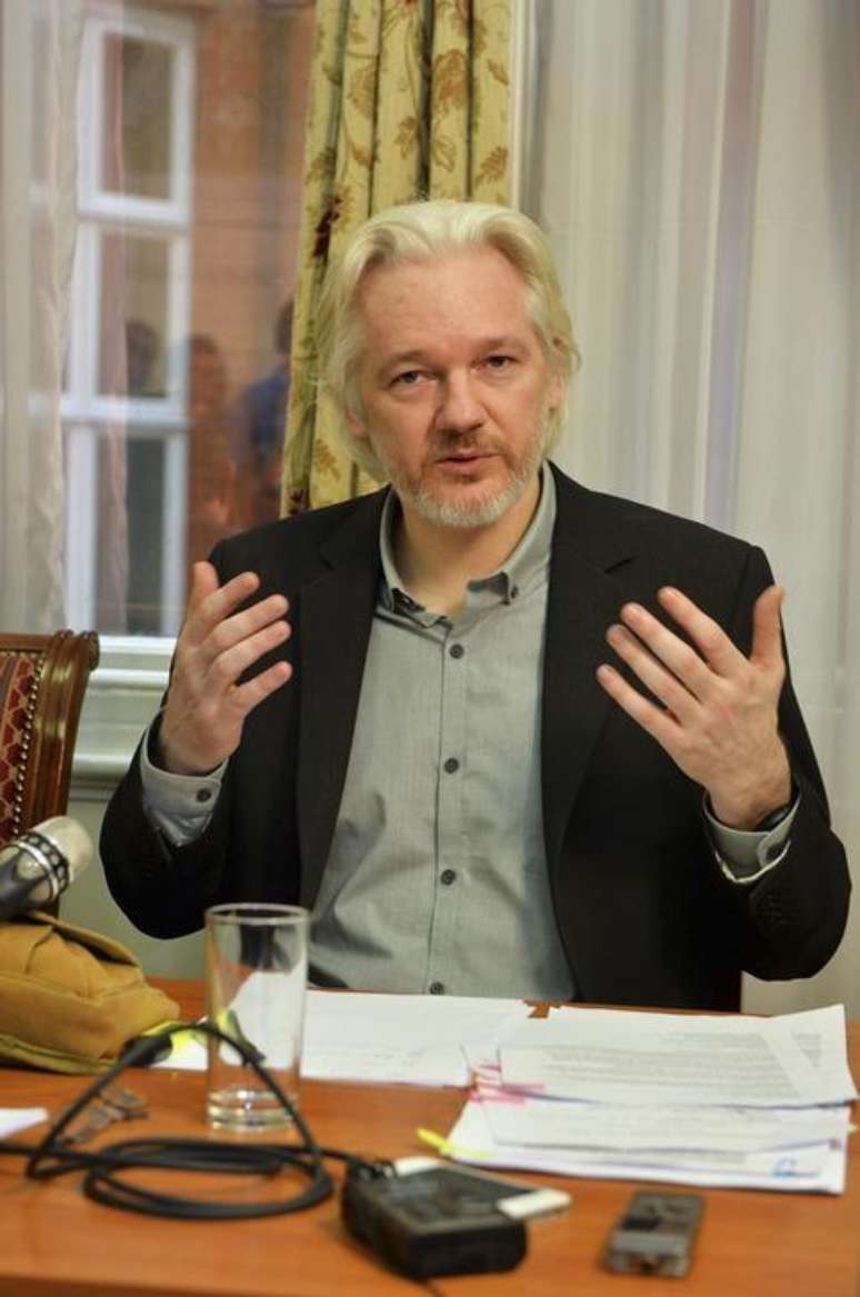 Fundador do WikiLeaks, Julian Assang, em entrevista na embaixada do Equador em Londres. 18/08/2014