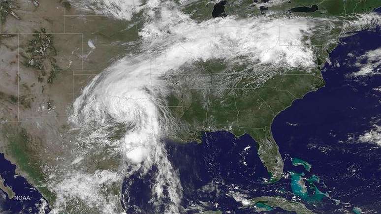Imagem de satélite da Depressão Tropical Bill.  17/06/2015