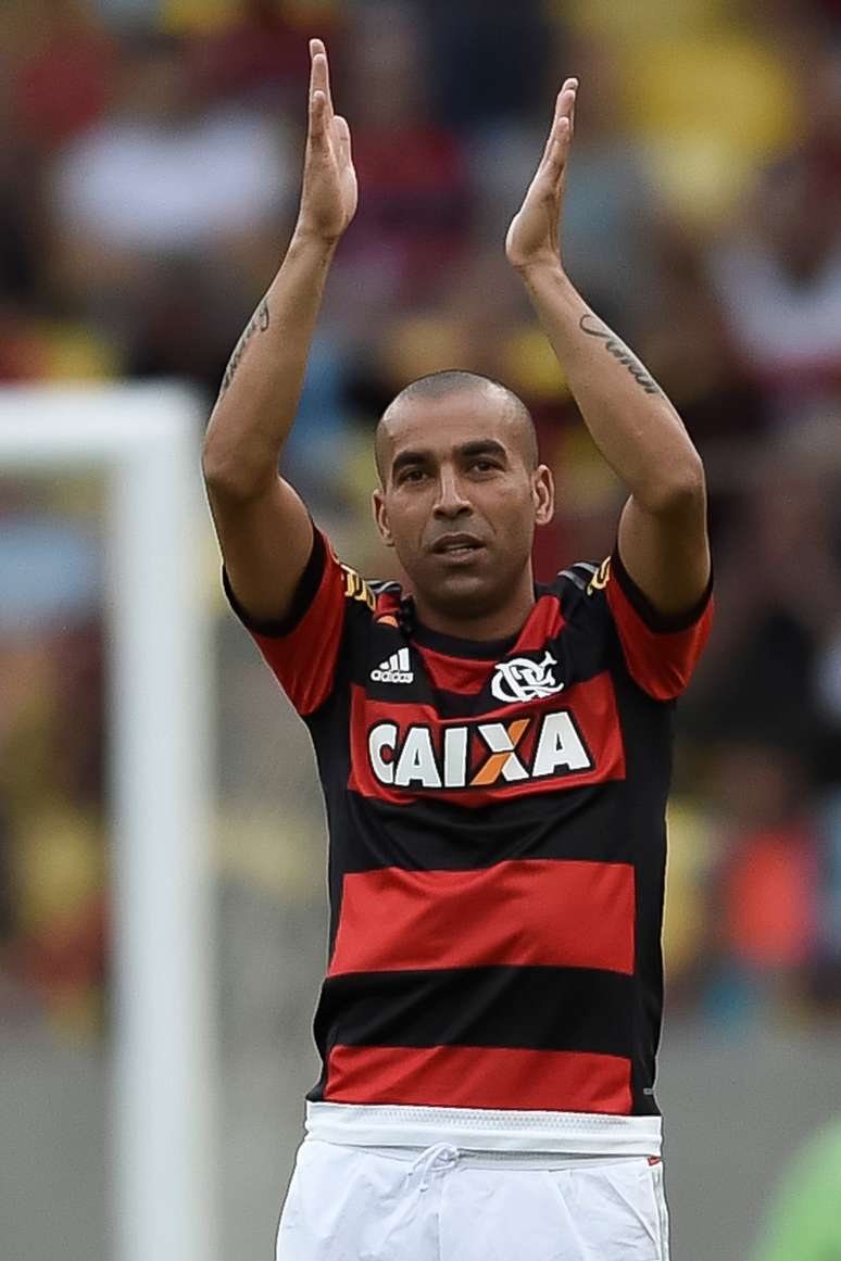 Flamengo, de Emerson Sheik não tem jogos agendados para as 11h