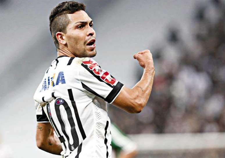 Petros é mais um a deixar o Corinthians