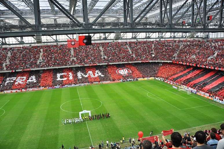 Mosaico da torcida atleticana na Arena da Baixada