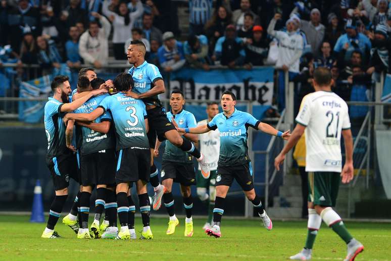 Grêmio venceu com gol de Maicon
