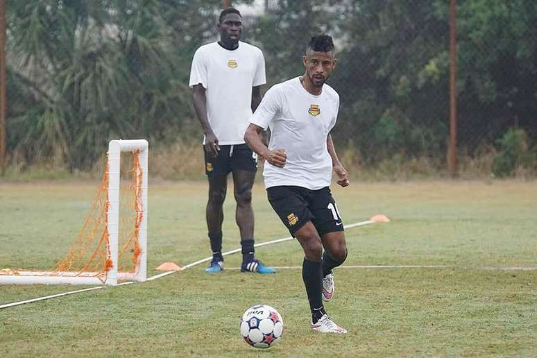 Léo Moura não está feliz no Strikers, dos EUA