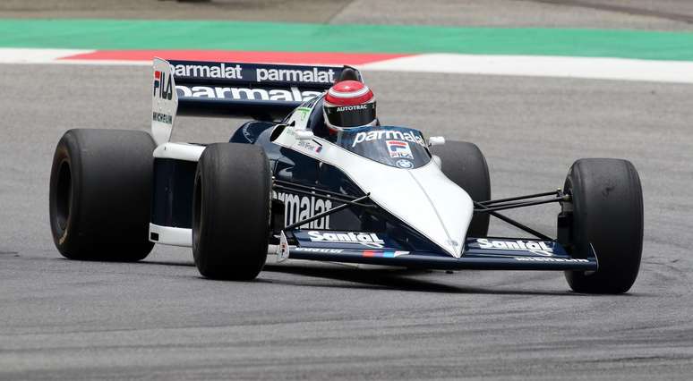 Nelson Piquet também deu ar da graça no asfalto antes de corrida