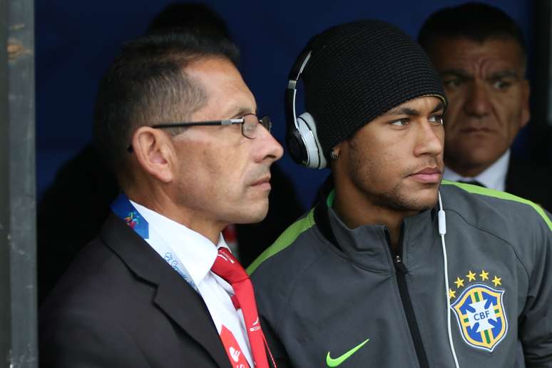 Neymar disse que continuar concentrado sem poder jogar iria matá-lo por dentro