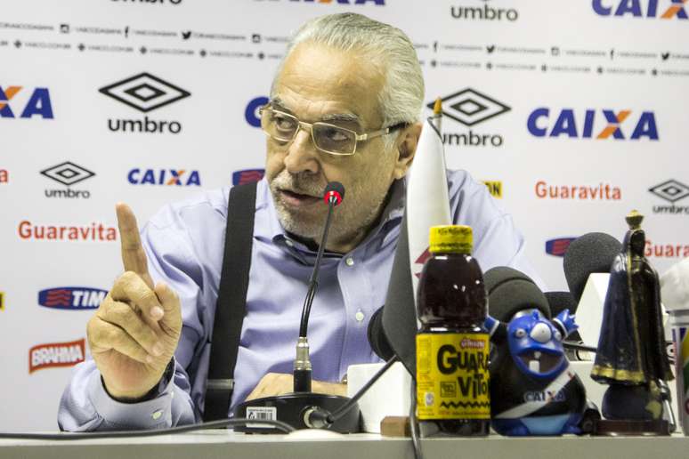 Eurico sustenta que Léo Moura "encheu o saco" para jogar no Vasco 