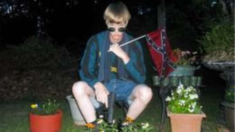 Dylan Roof, de 21 anos, é acusado de abrir fogo contra templo religioso na última quarta-feira; nove pessoas morreram