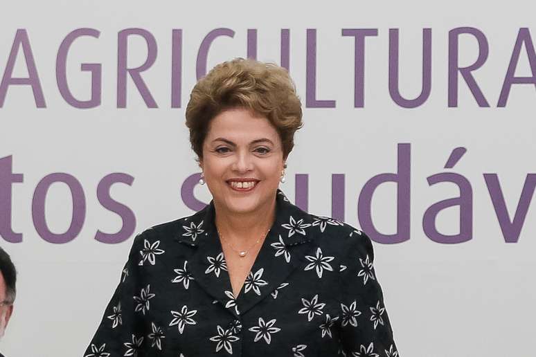 Dilma convocou reunião com base aliada para esta segunda-feira