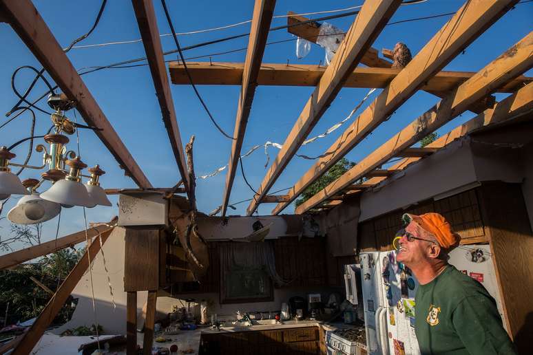 O tornado cortou o fornecimento de energia para milhares de resid&ecirc;ncias