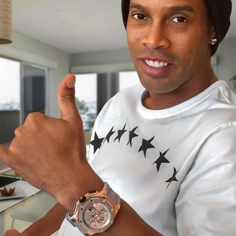 Segundo seu irmão e empresário, Ronaldinho Gaúcho estaria disposto a jogar até 2020