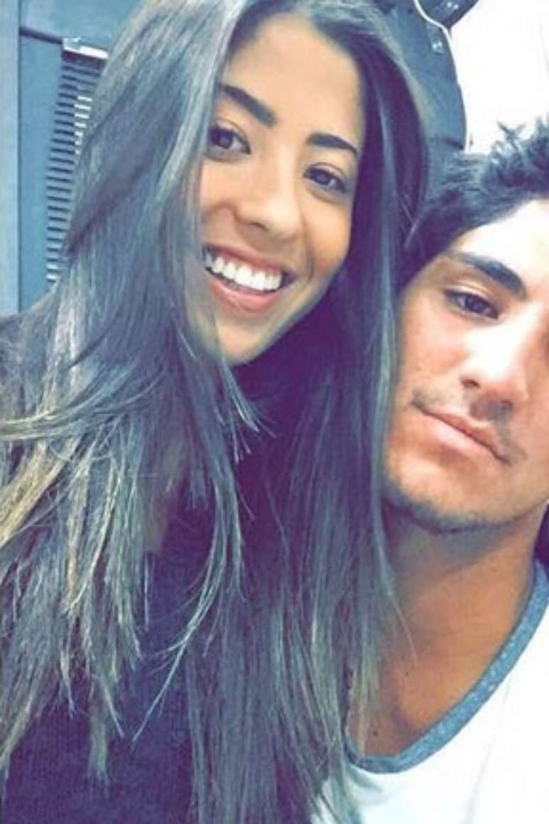 Tayna Hanada postou foto com Gabriel Medina h&aacute; um m&ecirc;s