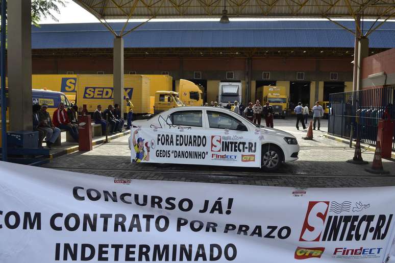 Centro de Tratamento de Encomendas de Benfica; um dos locais onde trabalhadores dos Correios fazem paralisações, e reivindicam contratações e condições dignas de trabalho