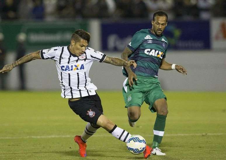 Bruno Silva, da Chapecoense, enfrenta o Corinthians