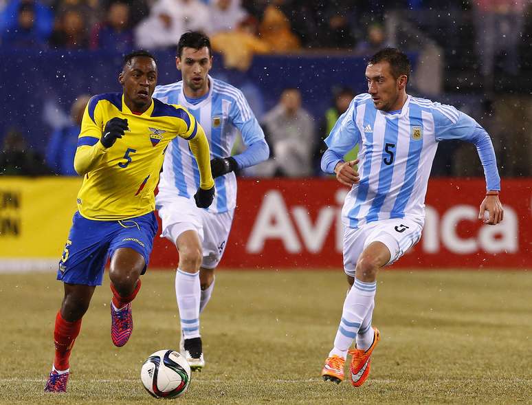 Federico Mancuello (camisa 5) já foi convocado para defender a seleção argentina