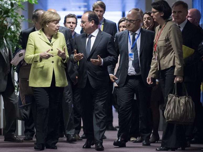 Chanceler alemã, Angela Merkel, e  presidente francês, François Hollande, durante encontro em Berlim