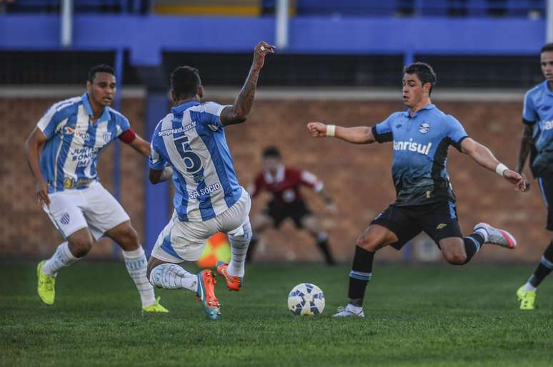 Giuliano n&atilde;o teve um desempenho de destaque contra o Ava&iacute;