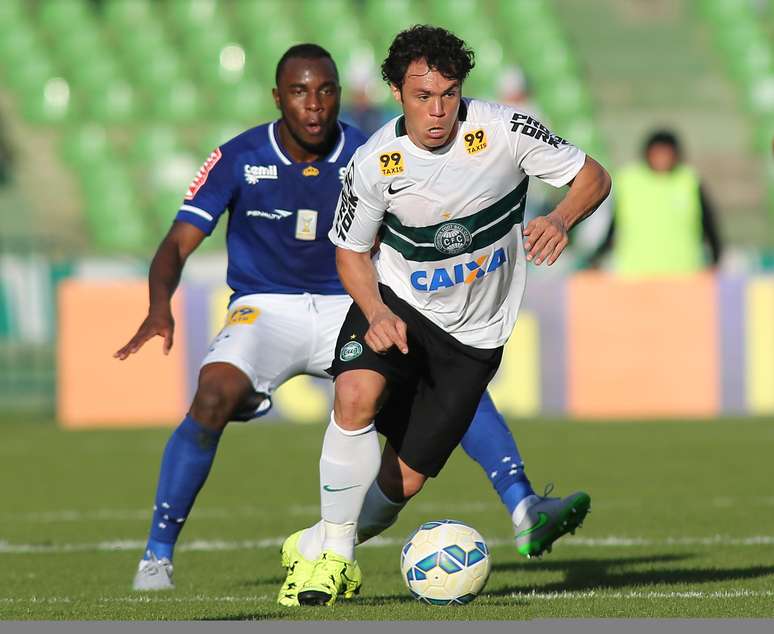 Kleber jogou por 55 minutos em sua estreia pelo Coritiba