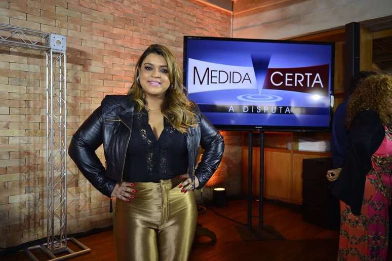 Em 2013, quando a tendência começou a dar as caras novamente, Preta Gil escolheu modelo dourado, com blusa e jaqueta pretas
