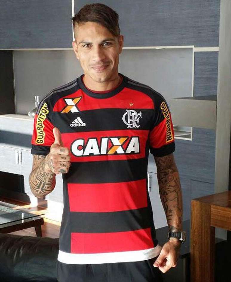 Guerrero com a camisa do Flamengo