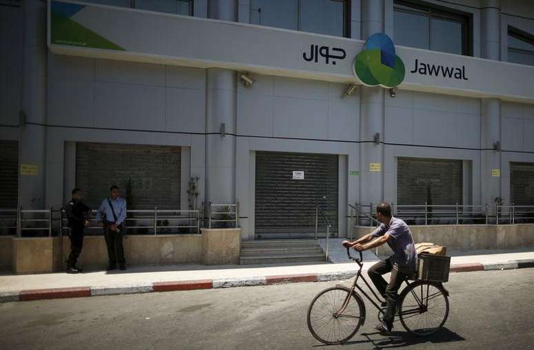 Sede da Jawwal fechada na Cidade de Gaza. 30/06/2015