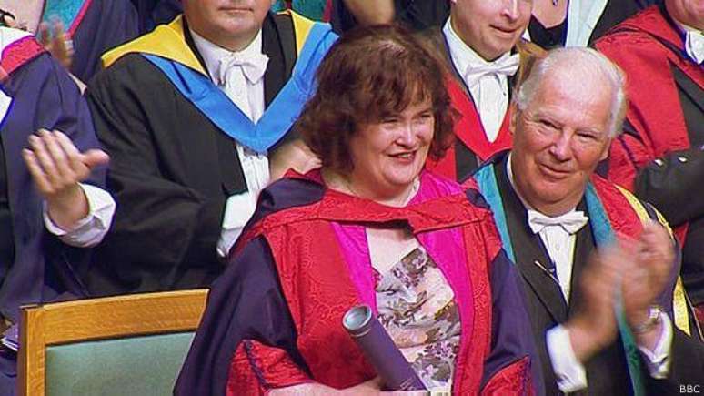 Ao receber título em Glasgow, Susan Boyle disse que estava 'no topo do mundo'