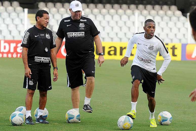 Marcelo Fernandes e Robinho durante treino do Santos na Vila Belmiro
