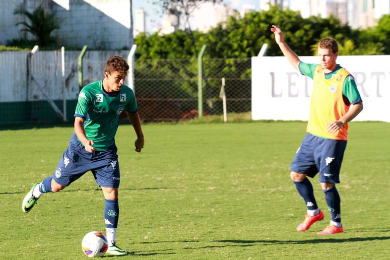 Ruan (esq) e Lucas Coelho se desentenderam no treino desta quarta-feira