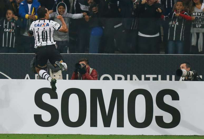 Jadson fez gol nesta quinta-feira e provou que está em excelente fase