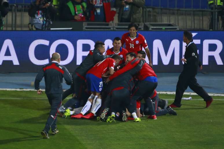 Jogadores do Chile comemoram título da Copa América