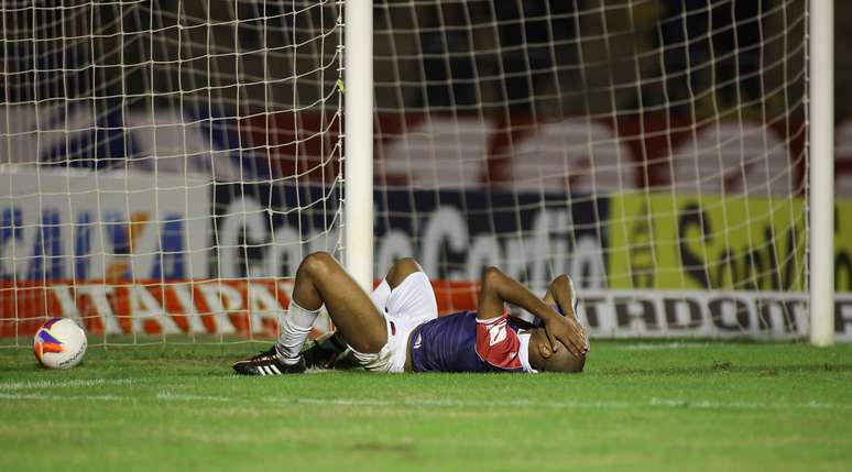 Paulo Henrique, novidade no time titular, não teve nenhuma chance de marcar