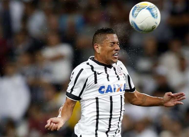 Volante Ralf pode deixar o Corinthians