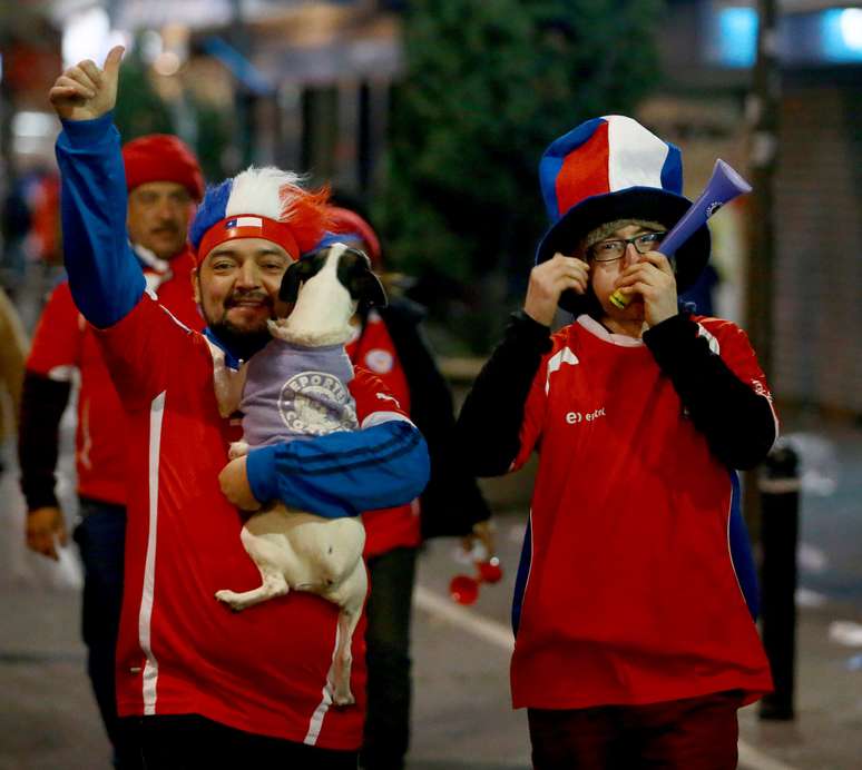 Até o cachorro saiu para comemorar a conquista da Copa América