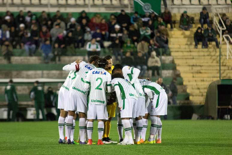 Chapecoense comemora golaço de Neto