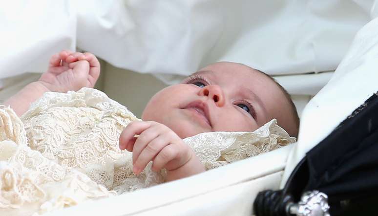 Princesa Charlotte foi batizada neste domingo na Inglaterra 