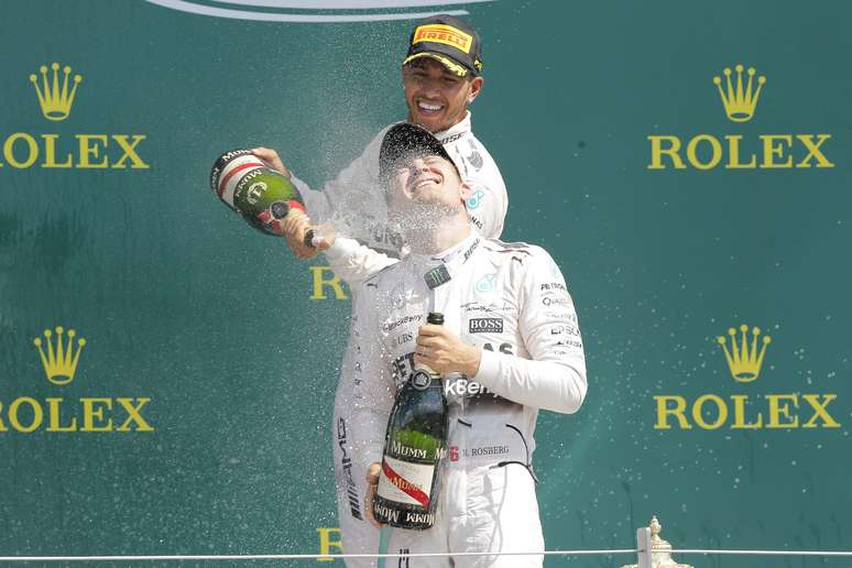 Dupla da Mercedes volta a dominar na F1