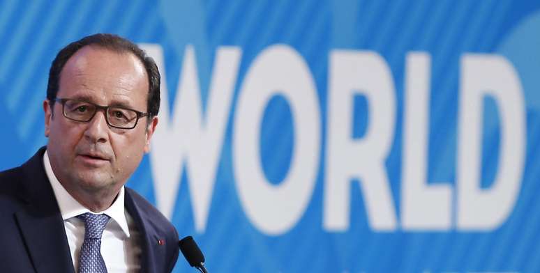 Hollande e Merkel querem alinhar discurso sobre a Grécia