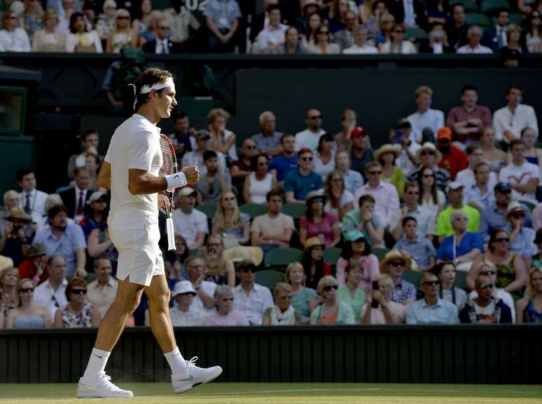 Federer segue em busca do oitavo título em Londres