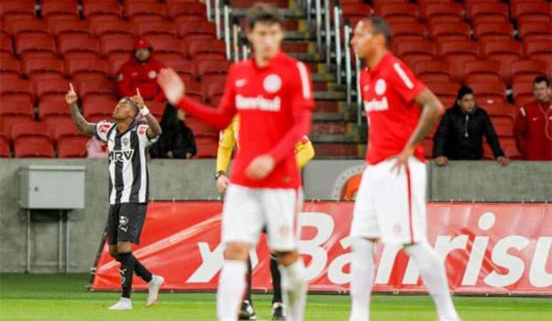 HOME - Internacional x Atlético-MG - Campeonato Brasileiro - Gol de Maicosuel