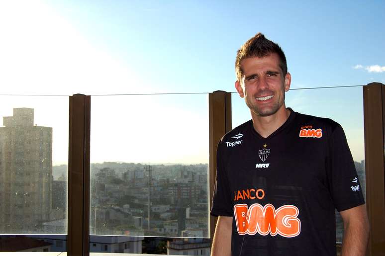 Victor vai receber mesma honraria recebida por Ronaldinho Gaúcho em 2012
