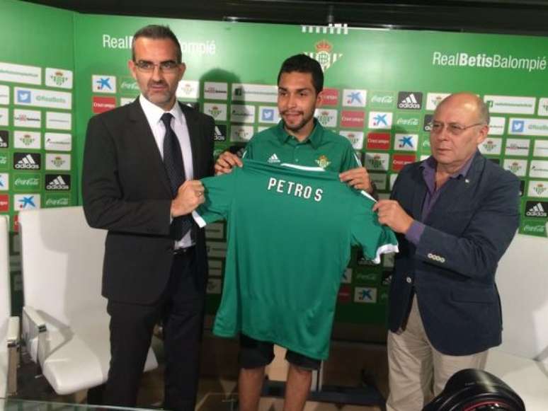 Meia Petros foi apresentado no Betis nesta ter&ccedil;a-feira