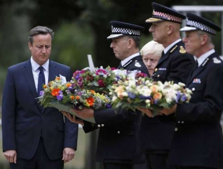 Cameron participou nesta terça-feira de homenagens às vítimas dos ataques