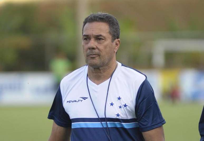 Vanderlei Luxemburgo, em treino do Cruzeiro na Toca da Raposa