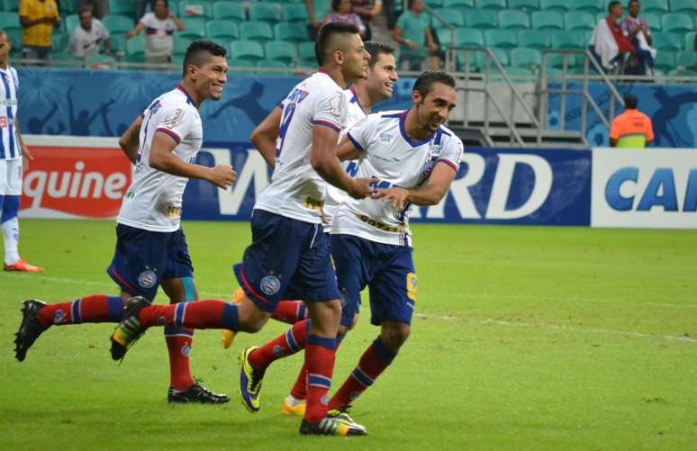 Jogadores do Bahia festejam vitória na Fonte Nova