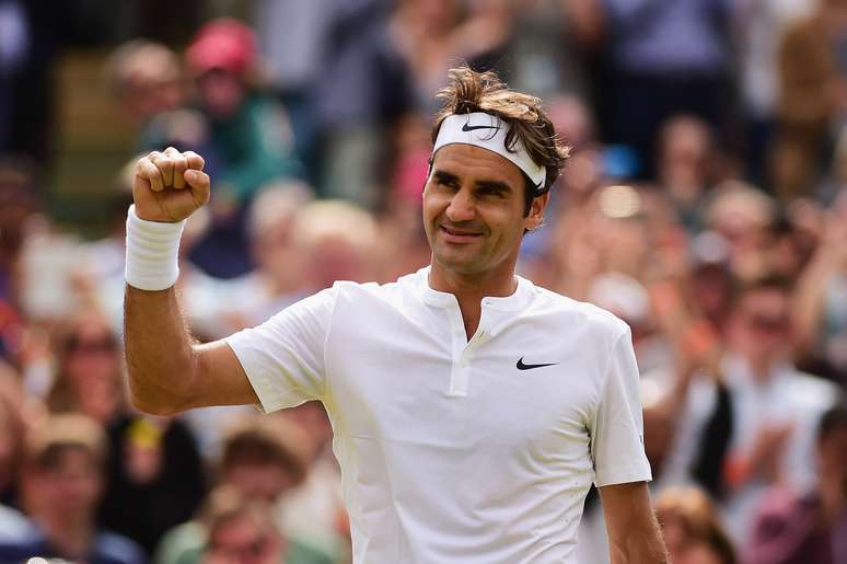 Federer avança à semifinal em Wimbledon