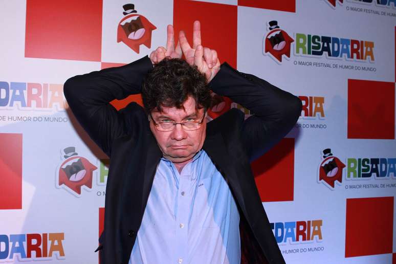 Marcelo Madureira faz piada durante o Risadaria, no auditório do Ibirapuera, em São Paulo, nesta terça-feira (7)