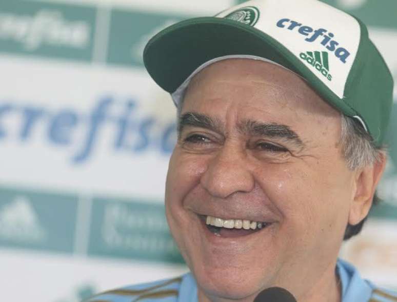 Marcelo Oliveira dá entrevista na Academia do Palmeiras